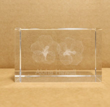 Aloha Hawaii Crystal Hibiscus Etched Paper Weight 3&quot; x 2&quot; - £10.44 GBP