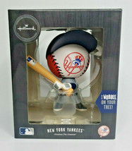 2019 Hallmark MLB New York Yankees Bobblehead Ornament U62/2443 - £15.17 GBP