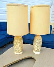 Amazing Mid Century Modern 3D Cream and Gold Chalkware Table Lamps +Linen Shades - £98.86 GBP