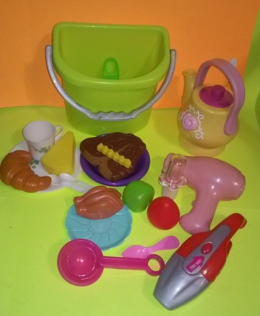 Little Tikes Yellow tea pot  Cdi cup & Play Doll food kitchen bundle - $14.99