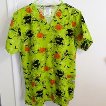 Halloween Scrub Top Pumpkin &amp; Witch Print  Green &amp; Black Size Med USA - $6.93
