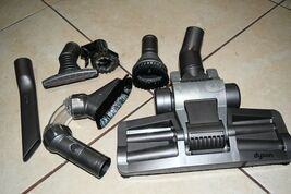 Lot Of 6 Genuine DYSON Vacuum Cleaner Parts Attachments Wall Mount Brush... - $969.19 MXN