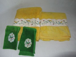 Vtg Martex Bath Towel Set Yellow Embroidered Birds Green Hand Towel Washcloth - £27.24 GBP