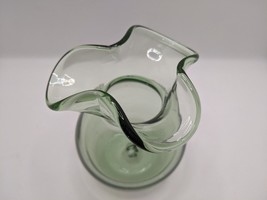 1972 Jamestown VA Hand Blown Green Glass Vase Ruffle Rim Mid Century Art Glass - £23.59 GBP