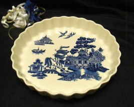 2345 Vintage Heritage Mint 10&quot; Blue Willow Quiche Dish - £23.95 GBP