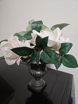 Vase Filled With Fake White Roses, Vase Is 7 1/2&quot; Without Flowers - $184.34 MXN