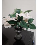 Vase Filled With Fake White Roses, Vase Is 7 1/2&quot; Without Flowers - $183.05 MXN