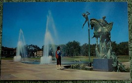 Vintage Color Photo Postcard, The William Volker Memorial, Kansas City, VG CND - £1.57 GBP