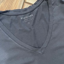 Everlane 100% Supima Cotten VNeck Tee Medium - $14.00