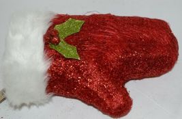 Hanna's Handiworks 63202 Red Glittery Santa Glove Wall Hanger image 4