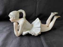 Antique Allemand Porcelaine Couché Ballerine - £62.16 GBP