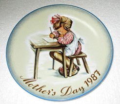 Mother&#39;s Little Learner Mother&#39;s Day 1987 Hummel Plate Schmid West Germany - $9.95