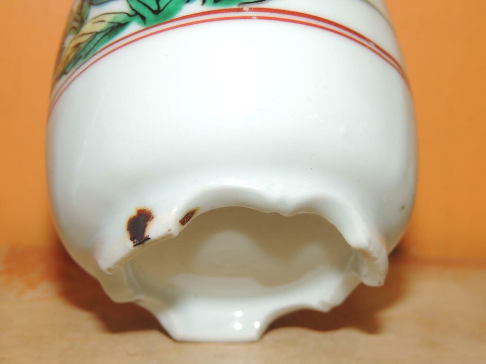 Bottle Vase 5.5" White Floral blue red green yellow poss Kutani Vintage /Antique Item image 7