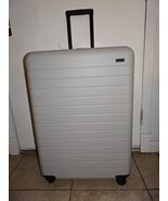 AWAY Large Suitcase with TSA Lock and Spinner Wheels – New Open Box - $5,851.77 MXN