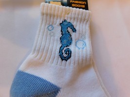 No Boundaries One Pair Fashion Socks Blue White Seahorse Shoe Size 4-9 NWT - £8.20 GBP