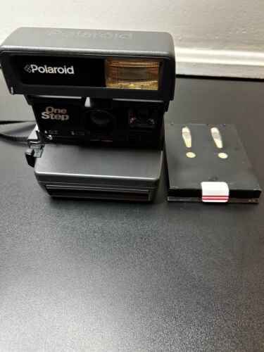 Primary image for Polaroid 600 One Step Instant Film Camera With Film