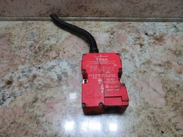 GUARDMASTER TITAN SAFETY SWITCH AC 15 UE 250V 100V IP 67 IEC 947-5-1 EN ... - $56.65