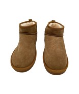 CUSHIONAIRE womens Hip Cozy Suede Chestnut Ankle Boot 11M - $1,012.28 MXN
