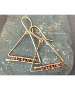 Handmade copper earrings: triangle spiral hoops and wire wrapped purple ... - €20,54 EUR