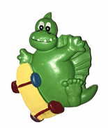 Vintage Green Skateboaring Dinosaur Magnet RARE - €6,99 EUR