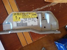 NOS OEM GM GMC Avant Fin Housse Radiateur Eldorado #3544114 - £26.83 GBP