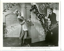 Bustin&#39; LOOSE-8X10-PROMO-OMAR SHARIF-GIRAFFE- FN/VF - £21.08 GBP