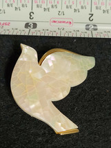 Vintage Dove Lapel Pin &quot;Mother Of Pearl&quot; Peace Faith Religious LC Liz Claiborne - £11.98 GBP