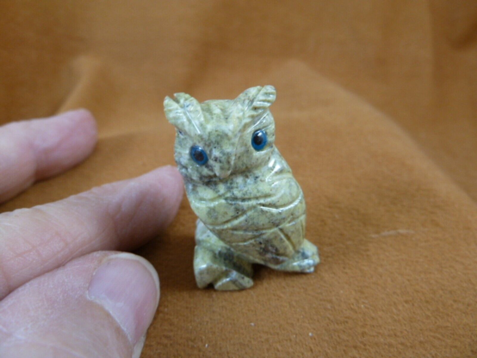 (Y-BIR-OW-73) green Serpentine HORNED OWL figurine SOAPSTONE Peru owls o... - $13.09