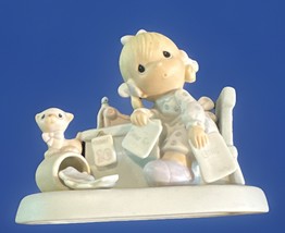 Precious Moments “Praise The Lord Anyhow”  E9254 Girl paying Bills 1982 - $298.36 MXN