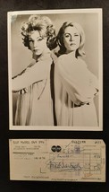 ELIZABETH MONTGOMERY (BEWITCHED) HAND SIGN AUTOGRAPH CREDIT CARD &amp; PHOTO) - $494.99