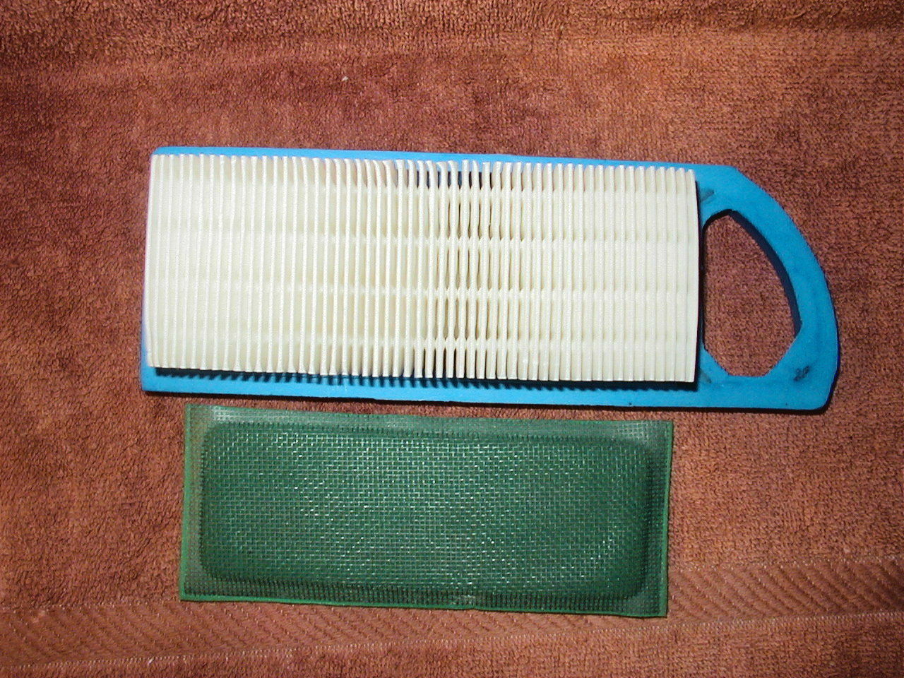 Briggs & Stratton Air Filter and  Pre Filter Replaces 697153, 795115,  697015 - $7.83
