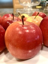 Crisp Sweet Miniature Apple Rockit Apple 10 Seeds Fresh Garden - £15.67 GBP