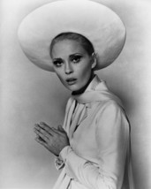 The Thomas Crown Affair Faye Dunaway stylish in matching hat &amp; coat 16x20 Canvas - £54.66 GBP