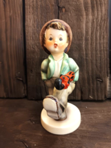 Hummel Goebel #109/0 "Happy Traveler" Figurine 5 1/4" Tall TMK3 - $18.00