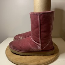 UGG CLASSIC SHORT II VELVET BOUGAINVILLEA Boots Womens SIZE 7 Shoes - £31.02 GBP