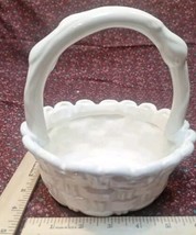 Vtg White Ceramic woven basket made in Taiwan - £14.21 GBP