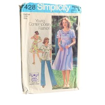 Simplicity 428 Misses Dress Top Sewing Pattern Medium 12-14 70s uncut - £8.60 GBP