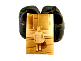 Antique 1930 Mary Jane Black Shoe&#39;s With Photo Of 2 Year Old Girl Wearing Them - £21.57 GBP