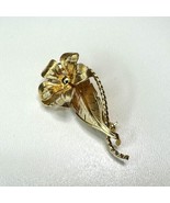Flower Leaf Brooch Gold Tone Pedals Small Appears Vintage Unbranded  - £6.10 GBP