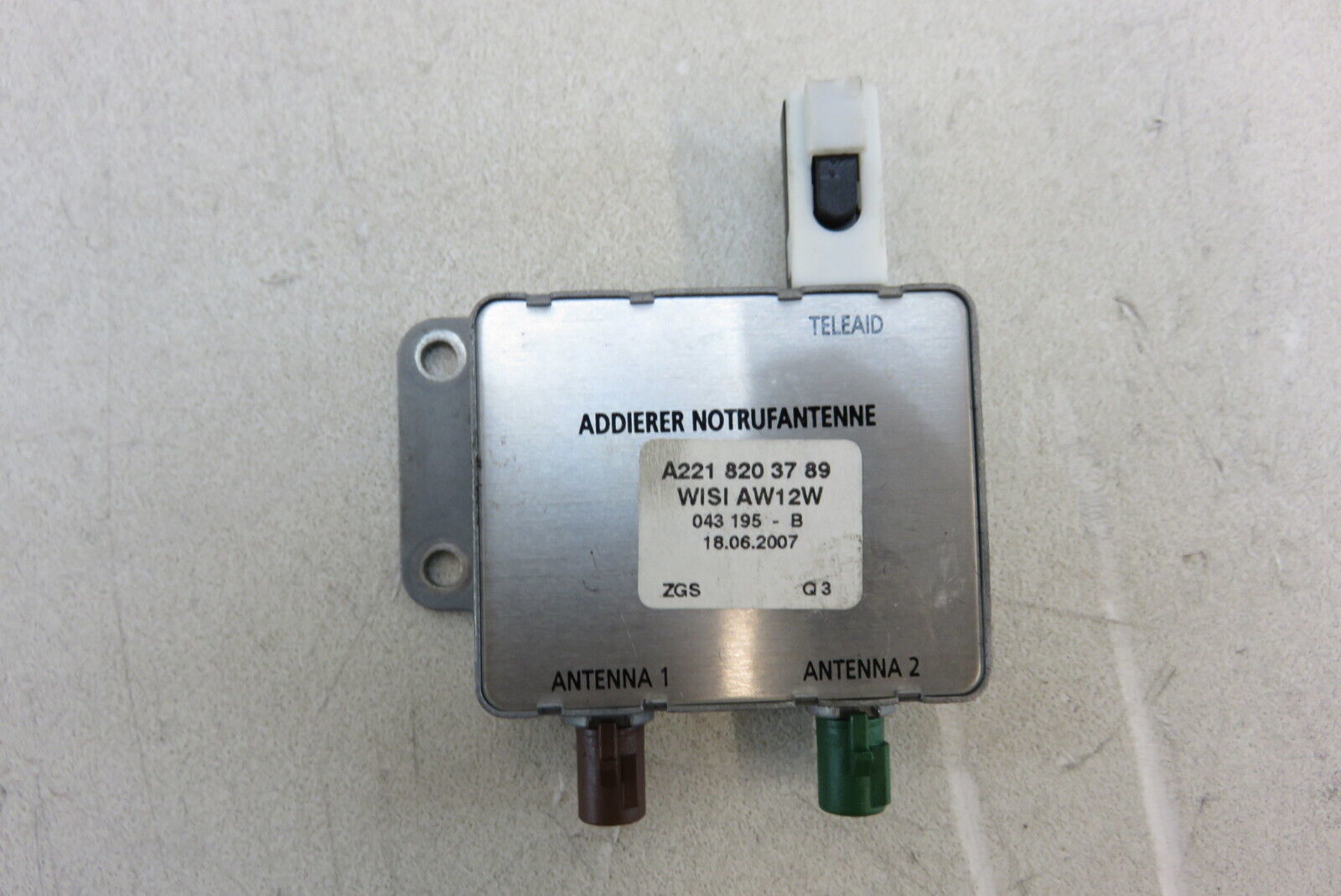 Mercedes CL63 W216 CL550 antenna splitter amp, 2218203789 - $10.21