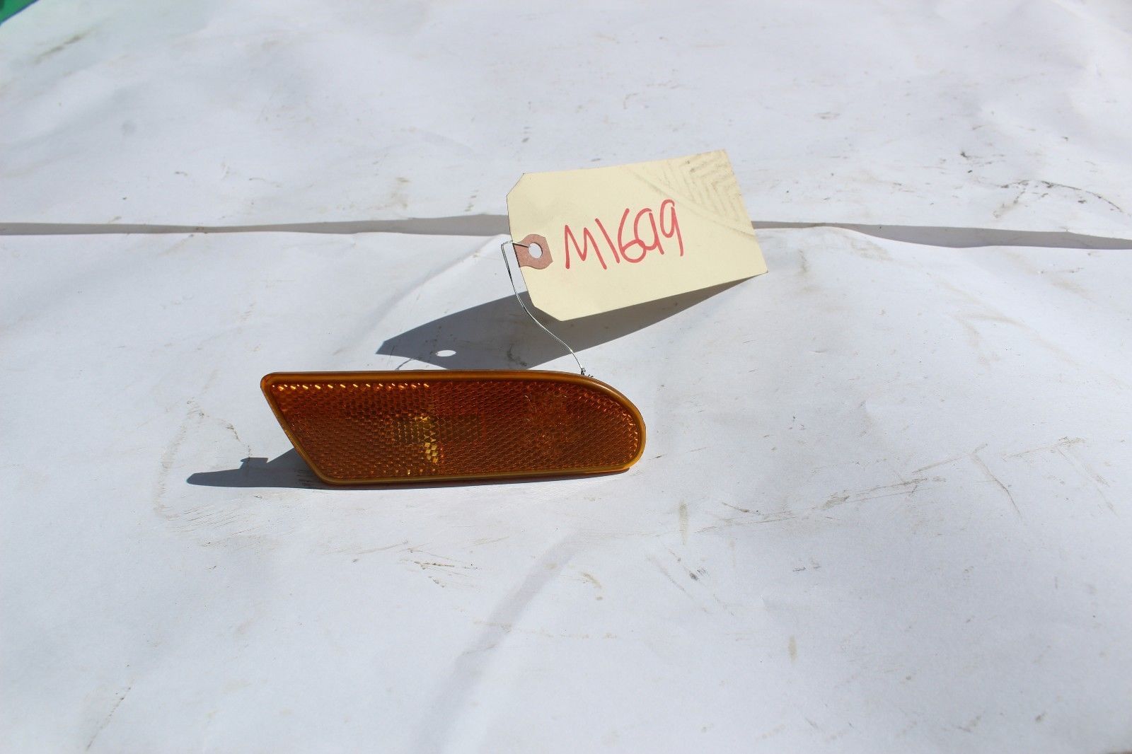 2000-2006 w220 MERCEDES S430 S500 S55 FRONT BUMPER RIGHT SIDE MARKER LIG... - $38.69