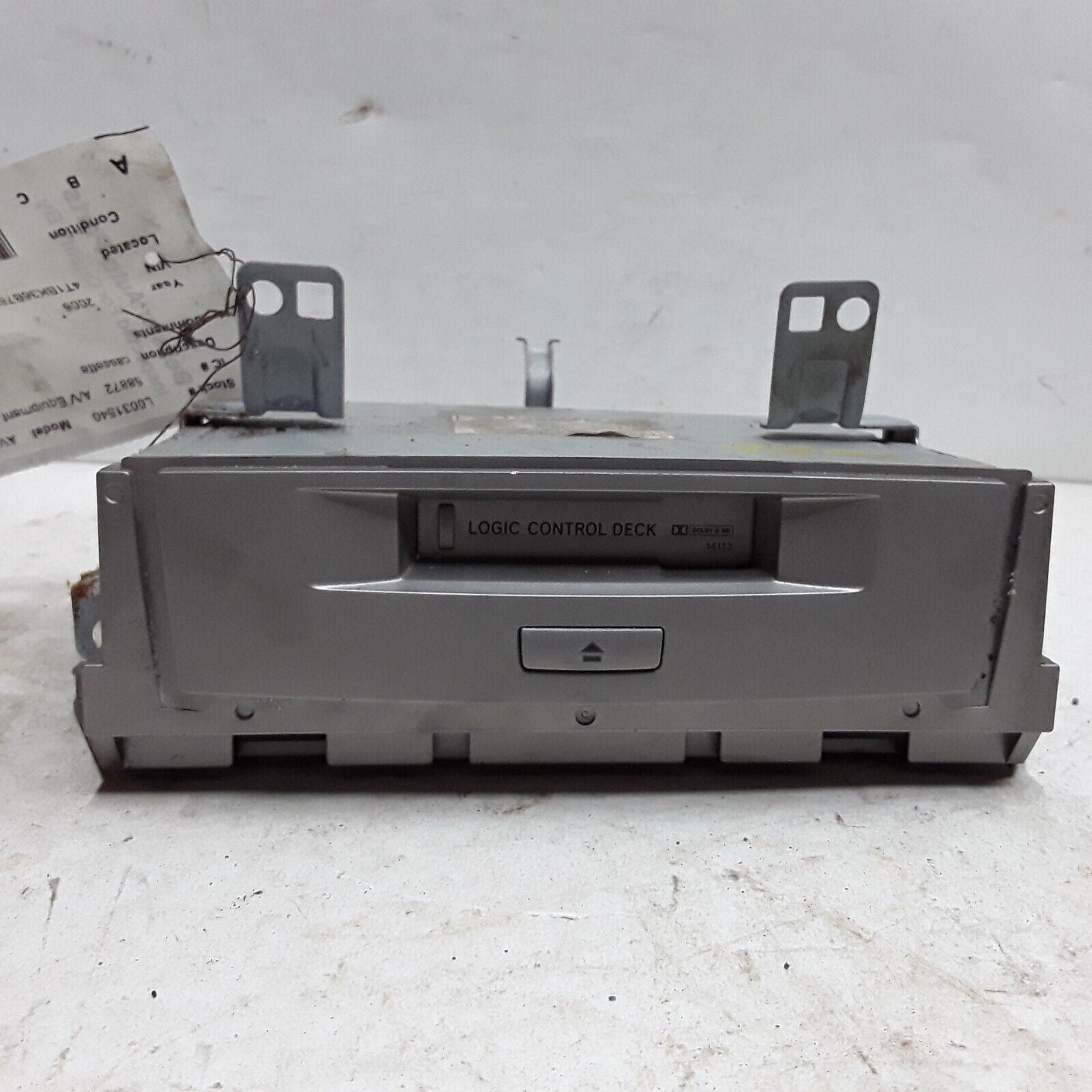 05 06 07 Toyota Avalon cassette player OEM 86260-AC010 - $34.64