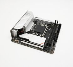 MSI MPG B760I EDGE WIFI DDR5 Socket 1700 USB 3.2 Intel Motherboard  image 2