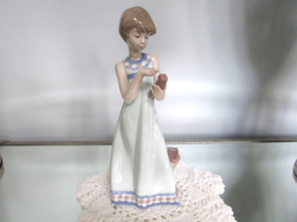 Lladro 5607 Calling a Friend Figurine Daisa 1989 8&quot;H Spain - $1,016.29 MXN