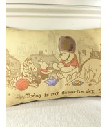 Disney Parks Winnie the Pooh &amp; Friends Throw Pillow Epcot UK United Kingdom - $1,292.46 MXN