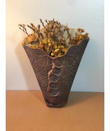 Artisan Pottery: Stoneware Lace-Pressed Wall Pocket (RB15) - €47,01 EUR