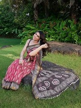 Women&#39;s Fancy Cotton Blend Stripes and Batik Leaf Style Printed Saree with Blous - £23.43 GBP