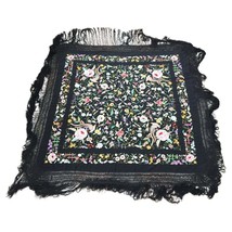 Handmade Vintage Chinese Silk Shawl 5.2&#39; x 5.3&#39; (160cm x 162cm), 1950s -... - $50,582.79 MXN