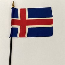 New Iceland Mini Desk Flag - Black Wood Stick Gold Top 4” X 6” - £3.99 GBP