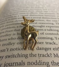 Cute Baby Fawn Doe Deer Gold Tone Metal Lapel Pin - £11.41 GBP